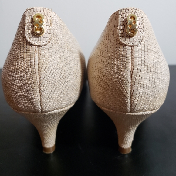 Cole Haan Ivory Heel - Picture 2 of 5